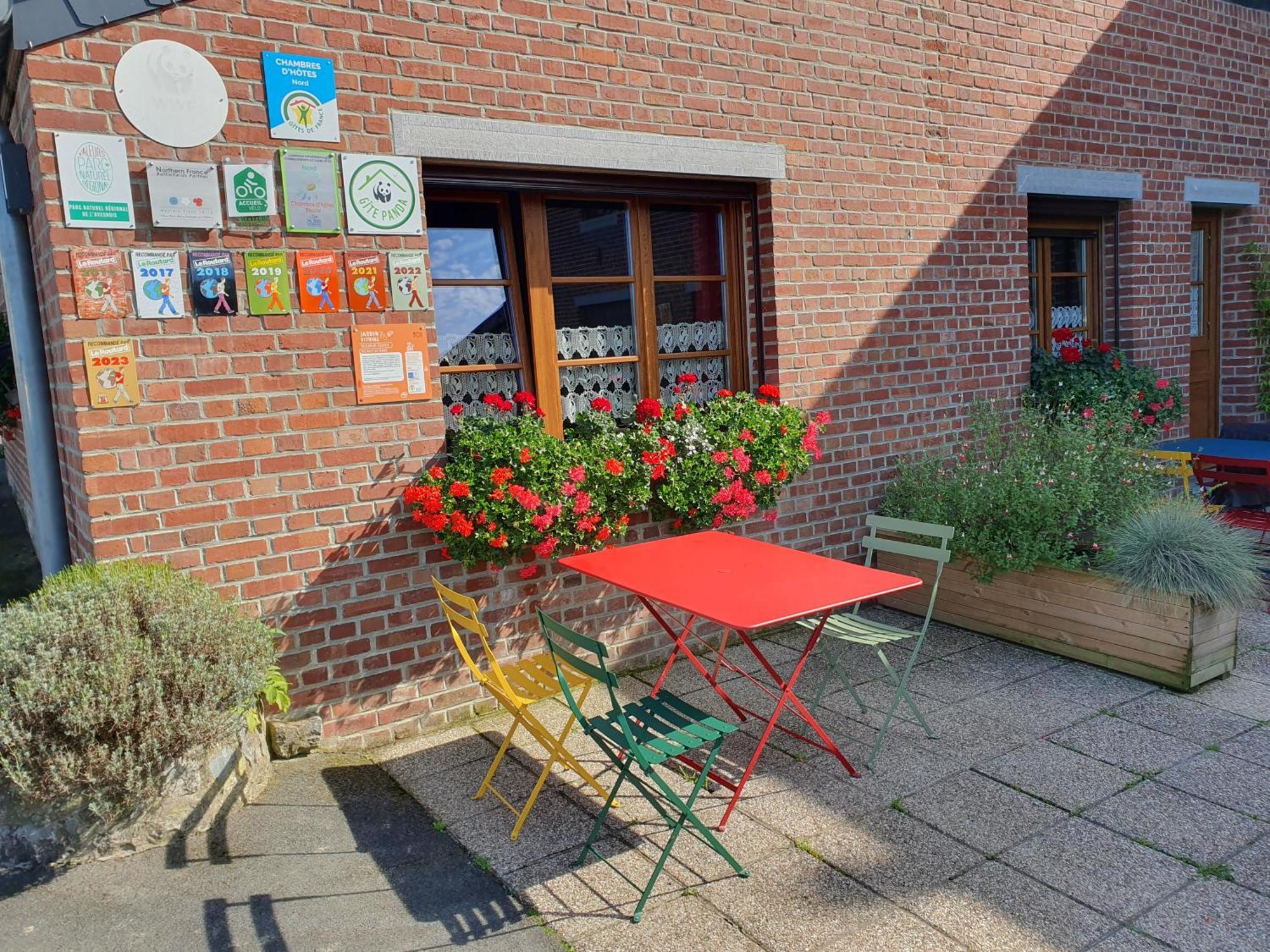 Bed and Breakfast Les Mout'Anes Saint-Hilaire-sur-Helpe Exteriér fotografie