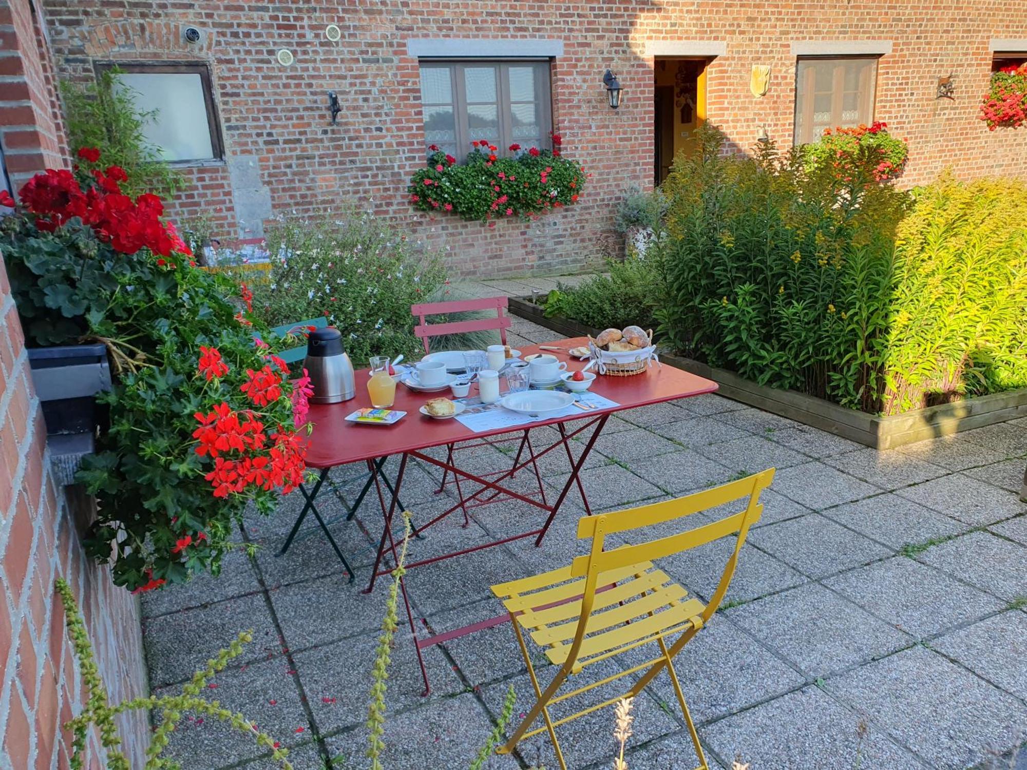 Bed and Breakfast Les Mout'Anes Saint-Hilaire-sur-Helpe Exteriér fotografie